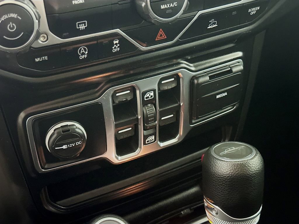 Used 2022 Jeep Gladiator Willys image 28