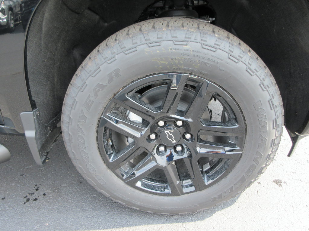 New 2026 Chevrolet Silverado 1500 Custom w/ Turbomax Blackout Package AWD/4WD image 10
