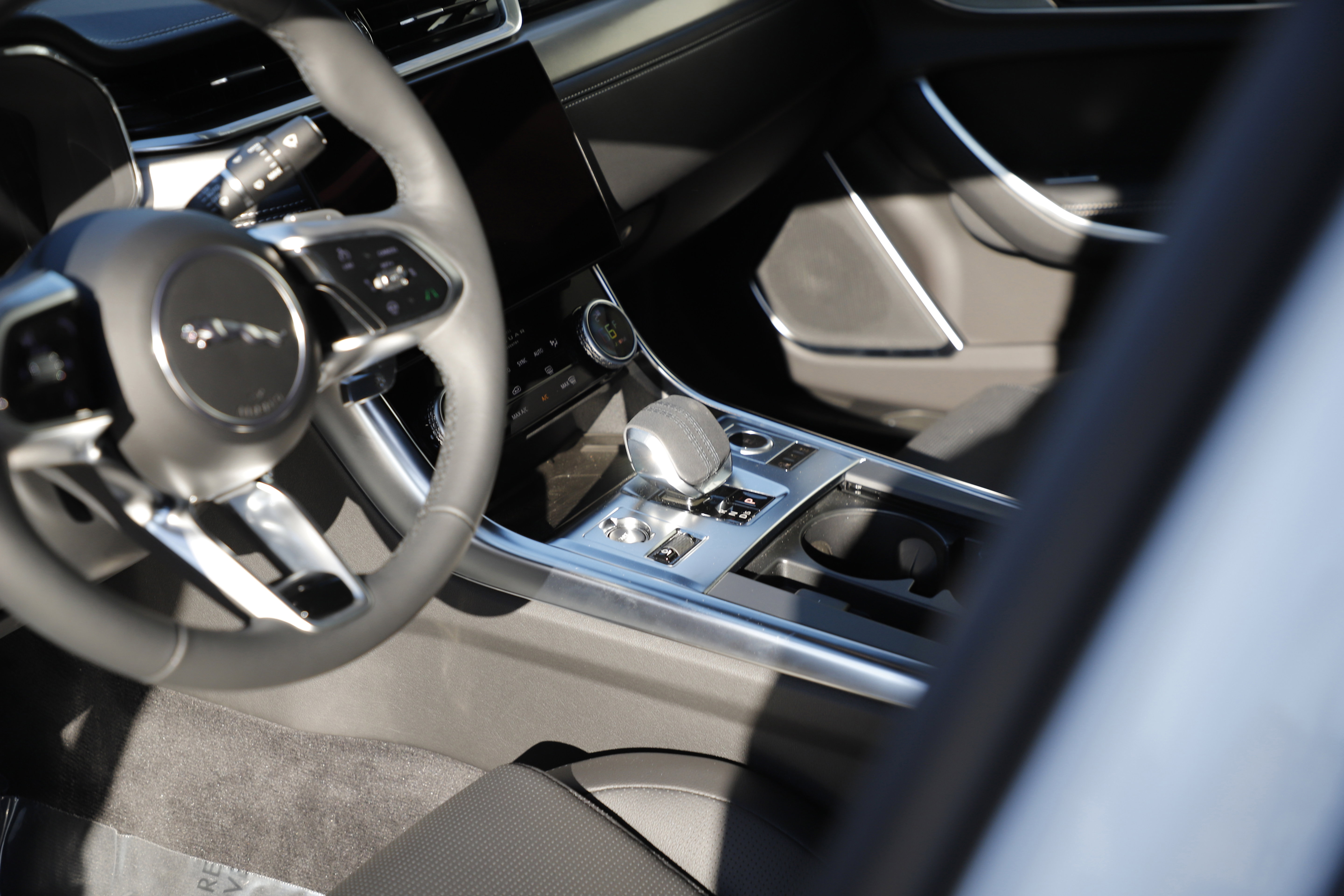 New 2024 Jaguar XF R-Dynamic SE image 21