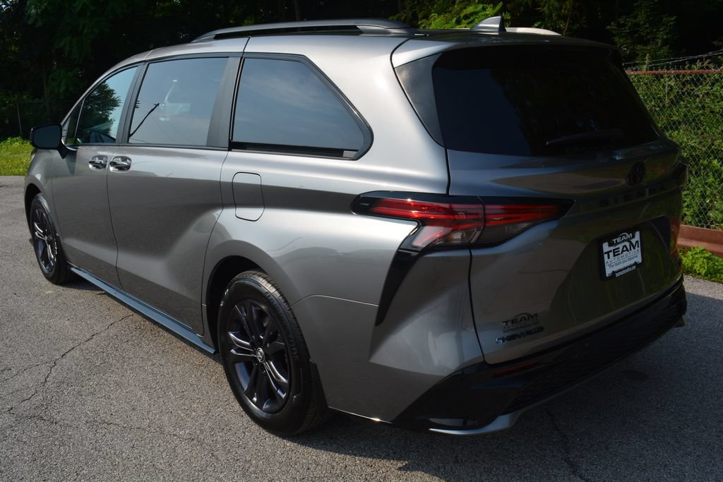 Used 2026 Toyota Sienna XSE AWD/4WD image 7