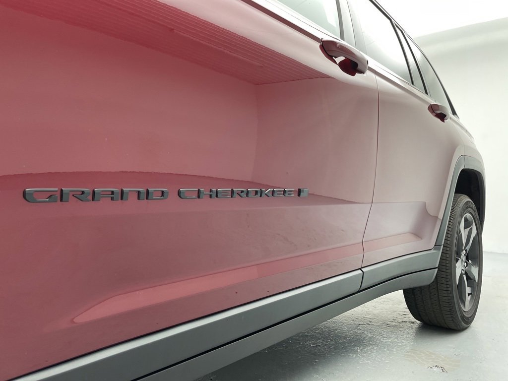 Used 2023 Jeep Grand Cherokee Altitude image 55