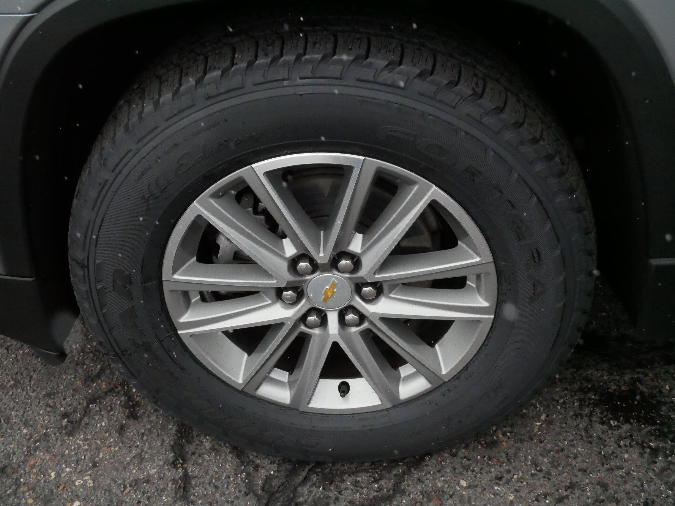 Used 2023 Chevrolet Traverse LT image 15