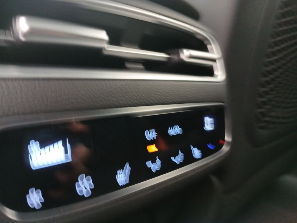 Used 2026 Genesis GV70 3.5T Sport Prestige image 38