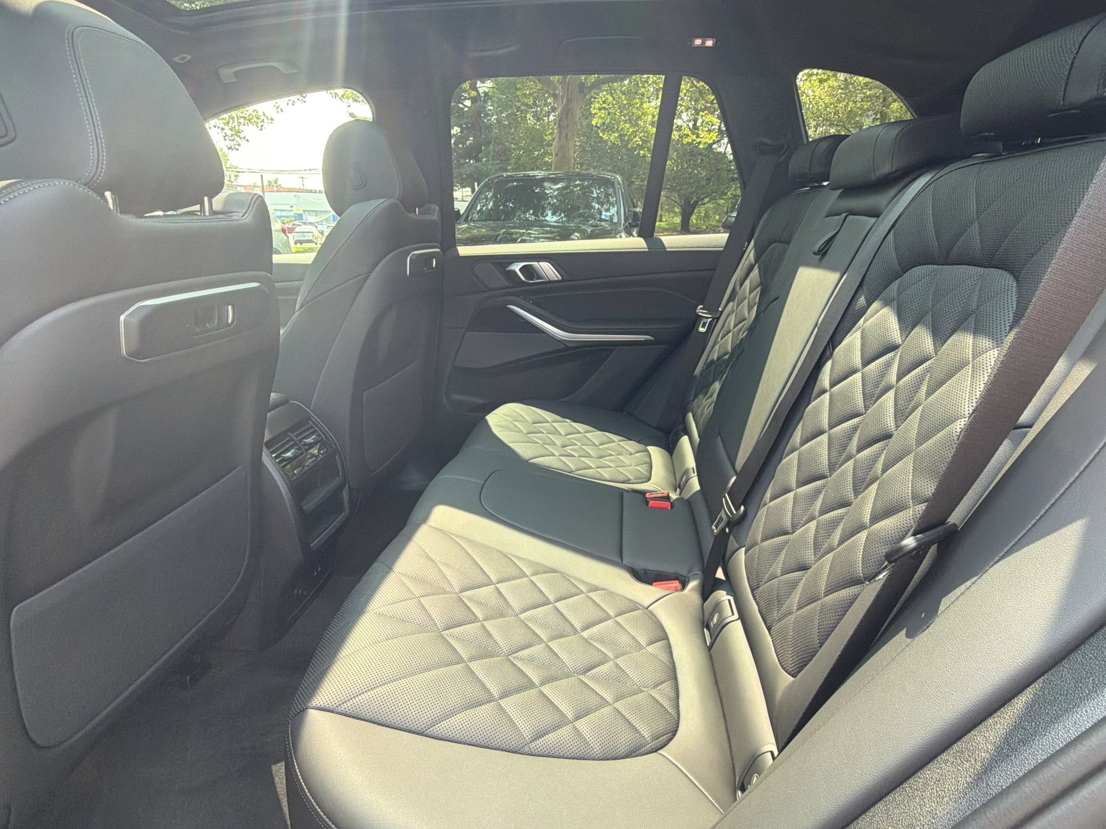 New 2026 BMW X5 xDrive50e w/ M Sport Package AWD/4WD image 21
