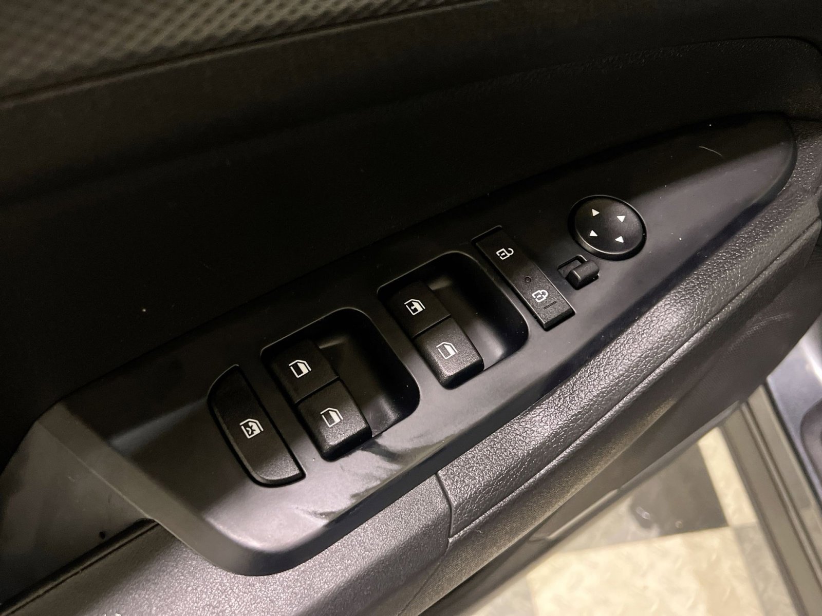 Used 2023 Kia Sportage LX image 29