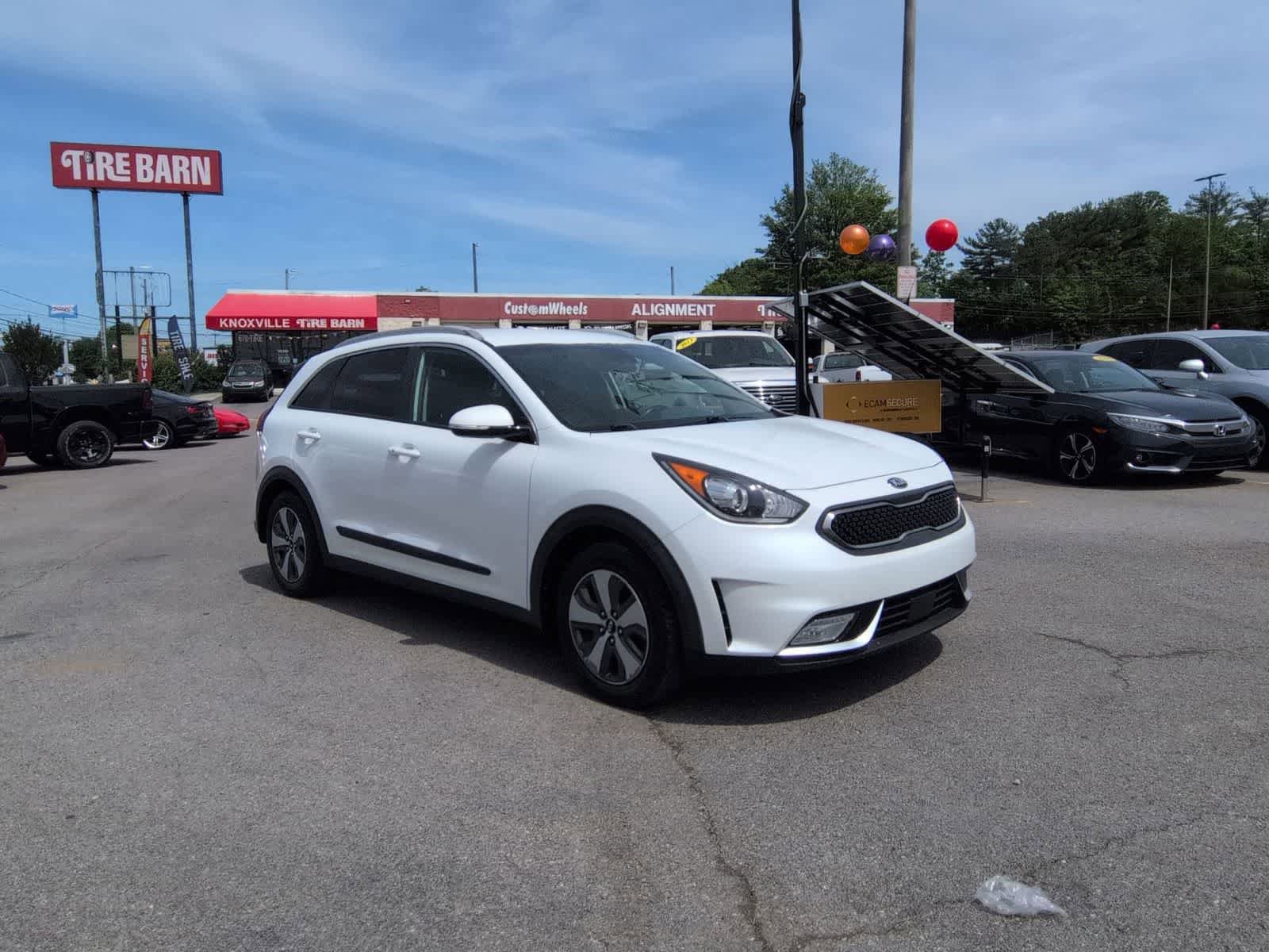 Used 2019 Kia Niro EX FWD image 2