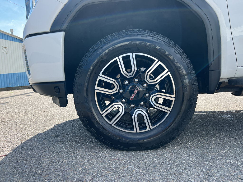 Certified 2022 GMC Sierra 3500 AT4 w/ AT4 Preferred Package AWD/4WD image 18
