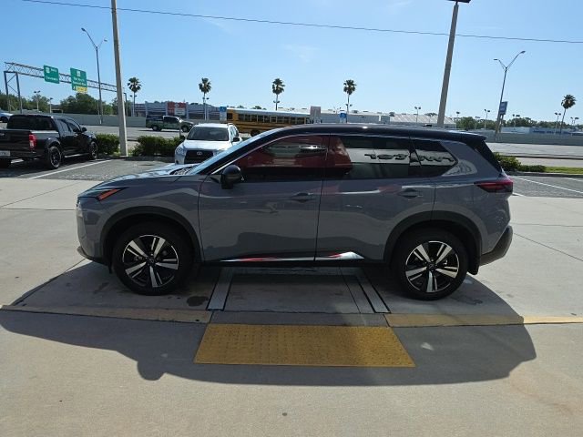 Used 2023 Nissan Rogue SL image 7