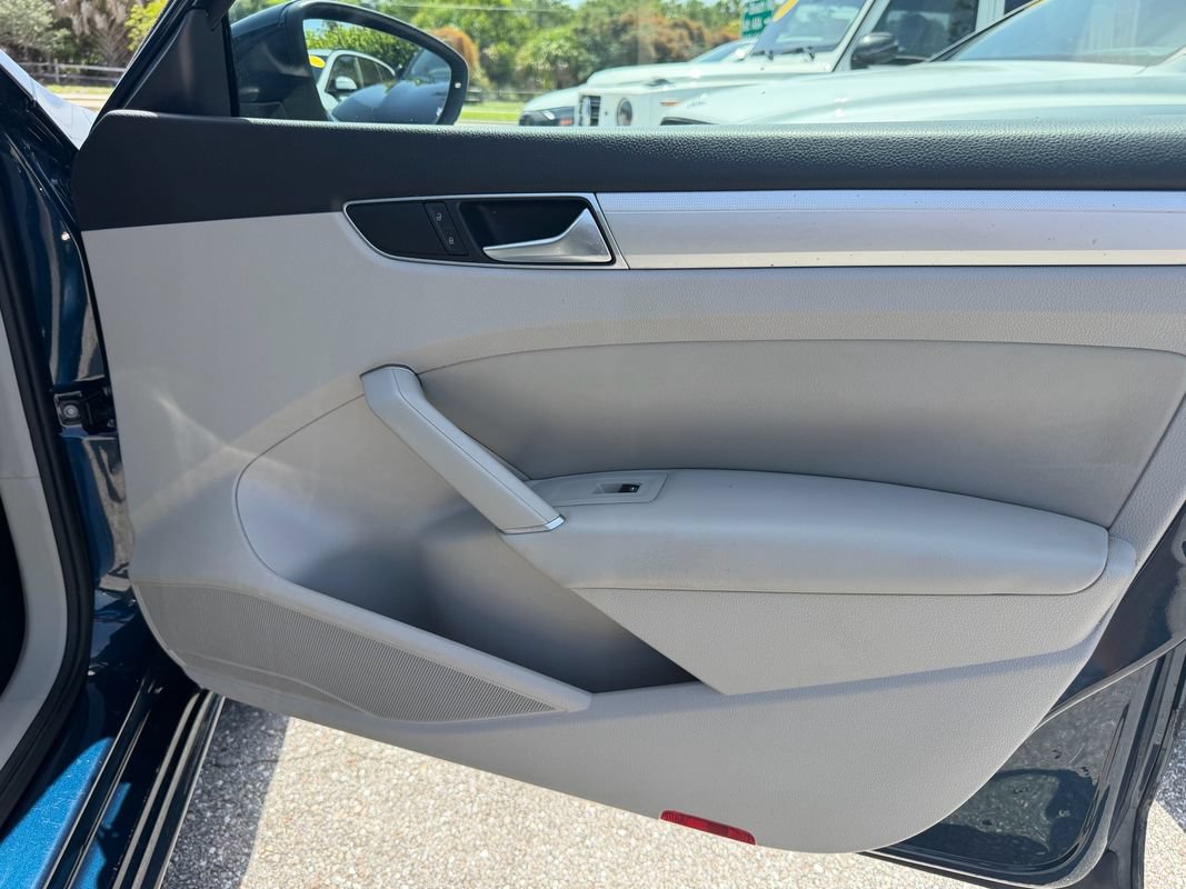 Used 2019 Volkswagen Passat 2.0T Wolfsburg w/ Wheels & Sunroof Package FWD image 26