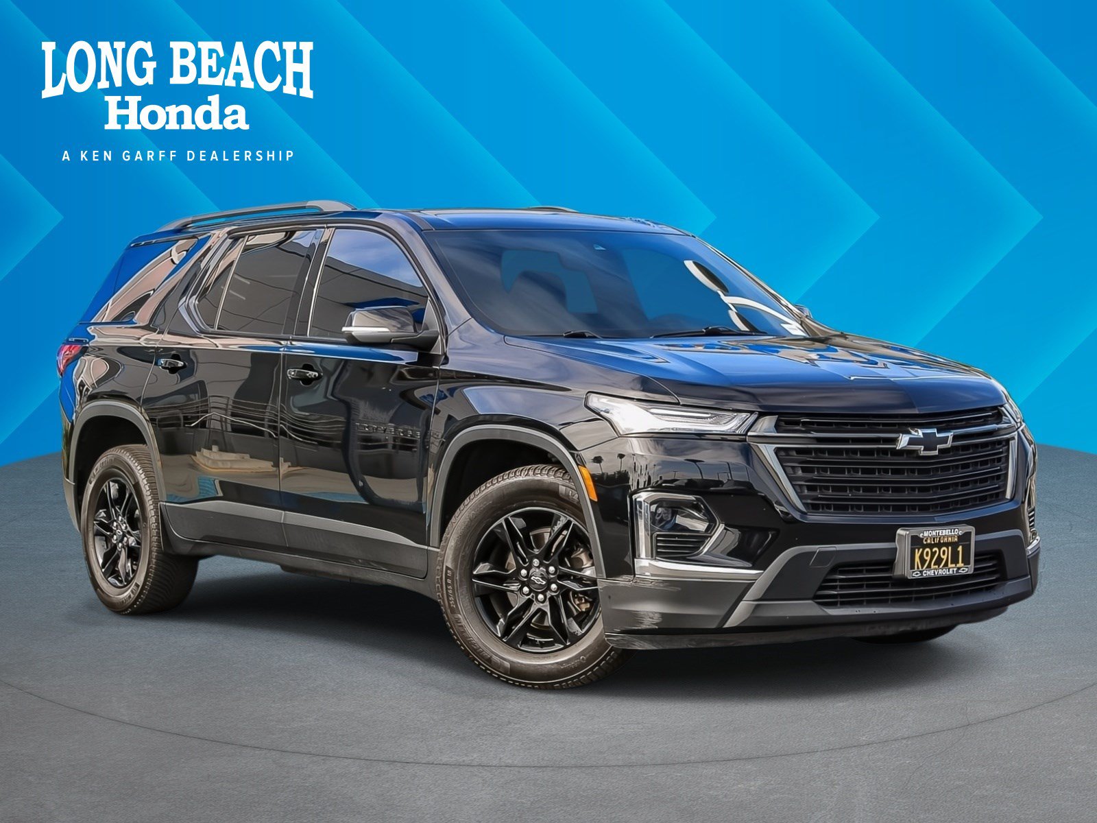 Used 2022 Chevrolet Traverse LT FWD image 1