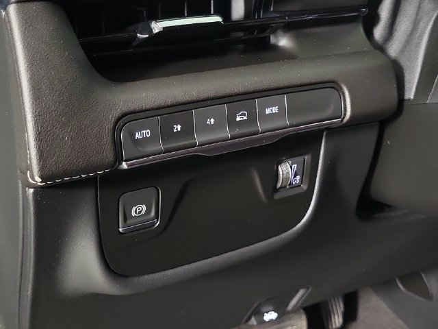 Used 2024 Cadillac Escalade Premium Luxury AWD/4WD image 24