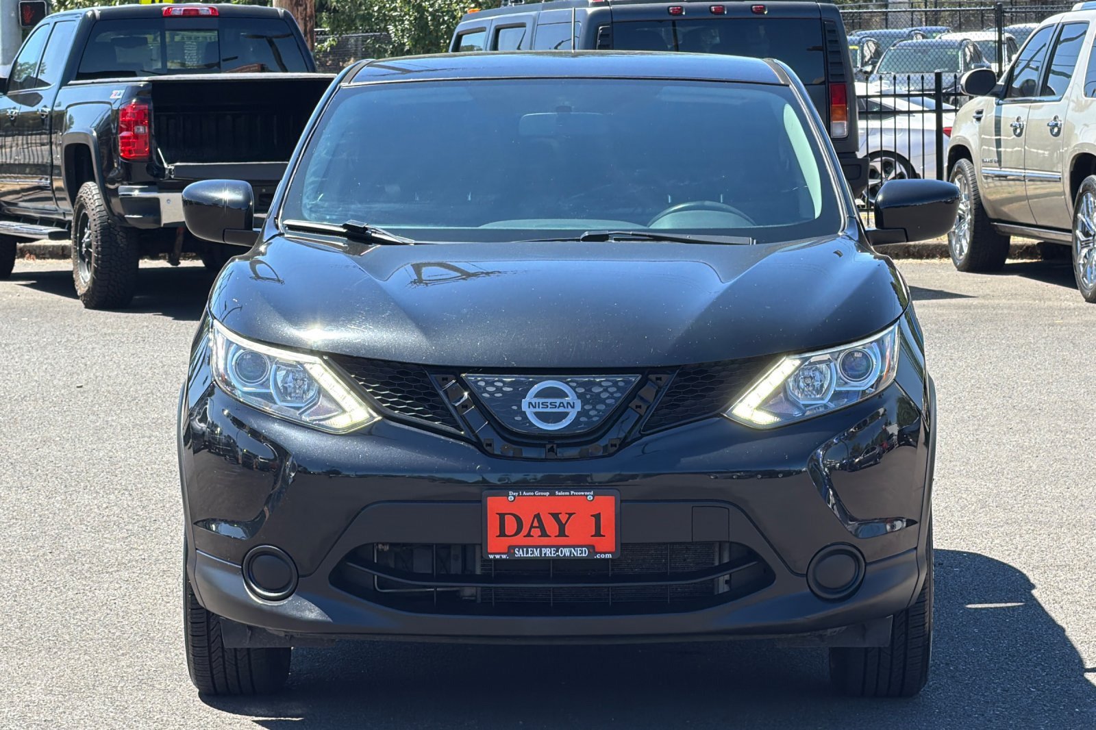 Used 2018 Nissan Rogue Sport S w/ S Appearance Package FWD image 11