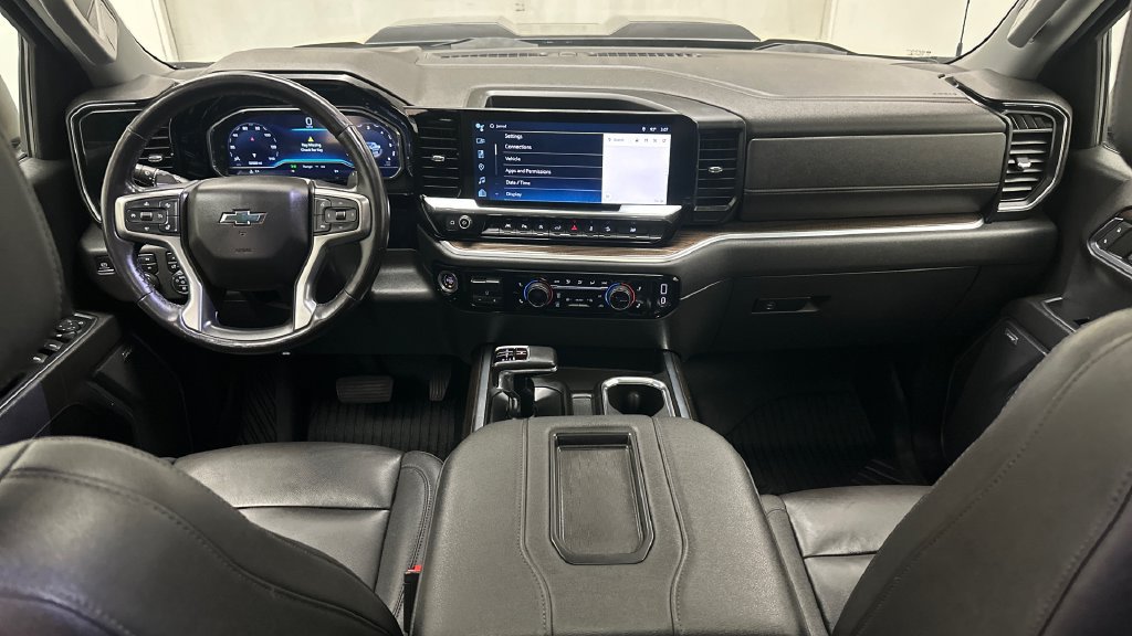 Used 2022 Chevrolet Silverado 1500 LT Trail Boss w/ LT Trail Boss Premium Package AWD/4WD image 27