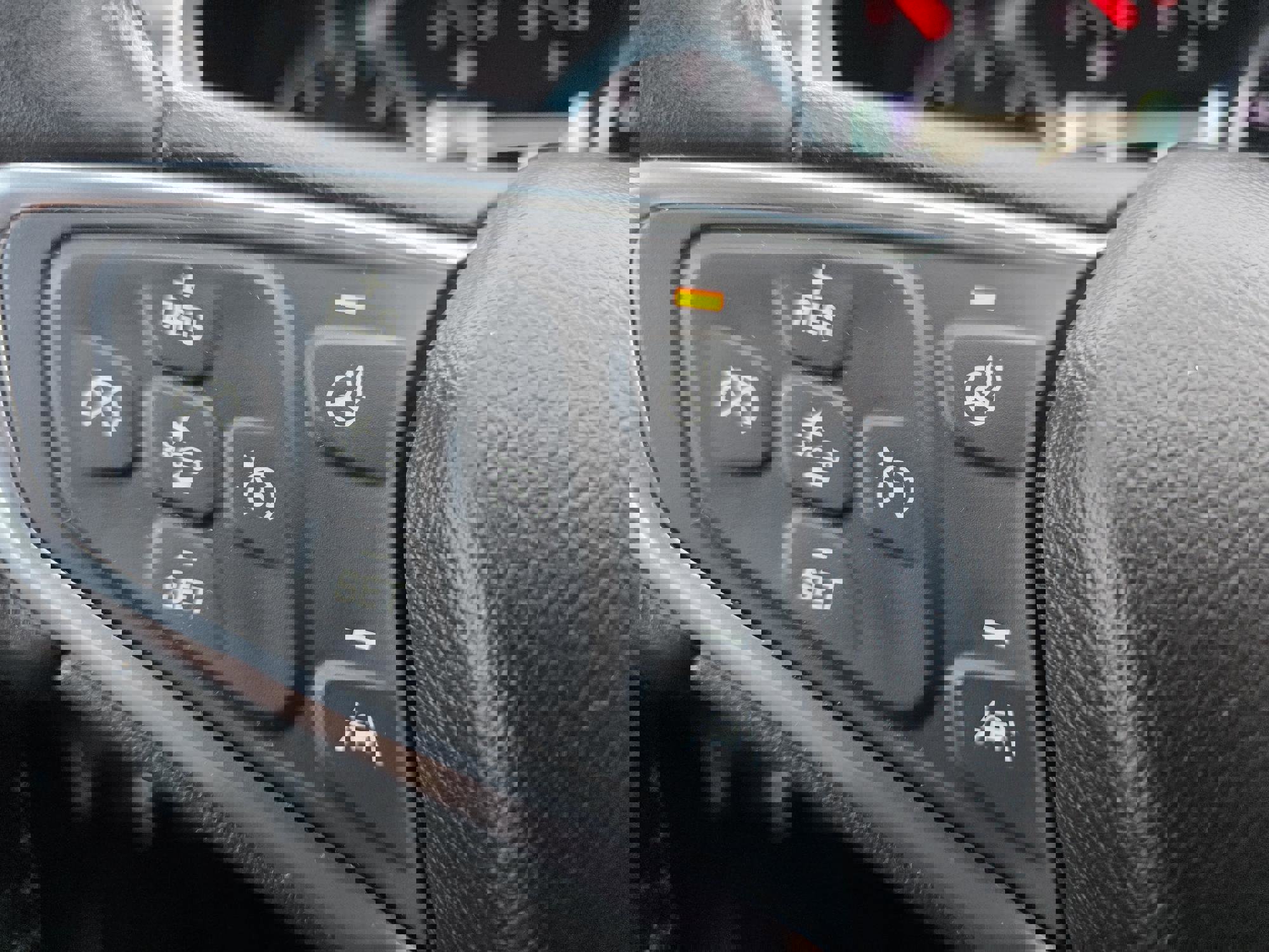 Used 2018 Chevrolet Equinox Premier image 8