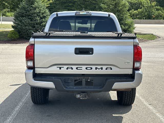 Used 2018 Toyota Tacoma TRD Sport AWD/4WD image 4