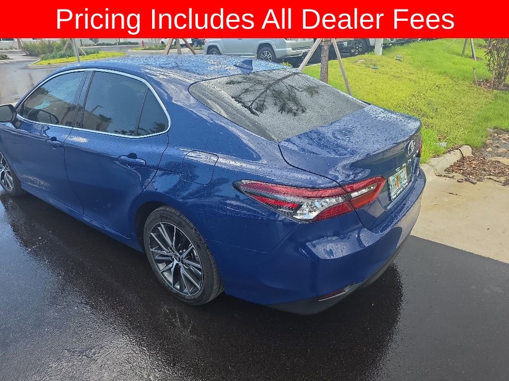 Used 2024 Toyota Camry XLE FWD image 11