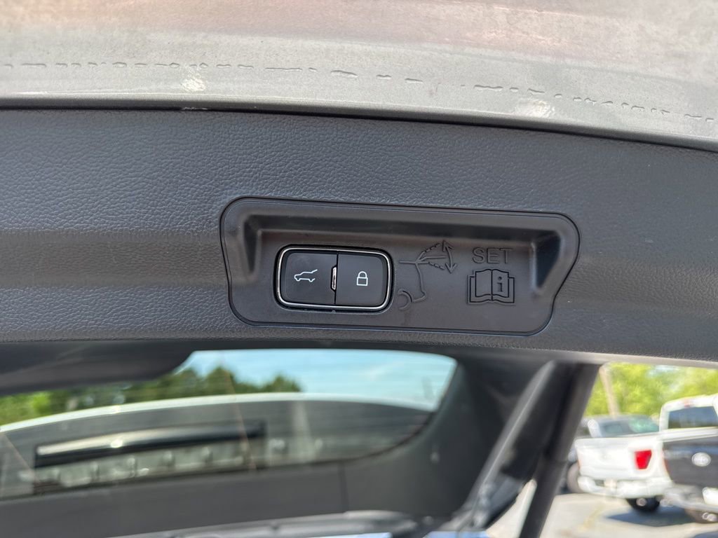 Used 2024 Ford Explorer Limited AWD/4WD image 32