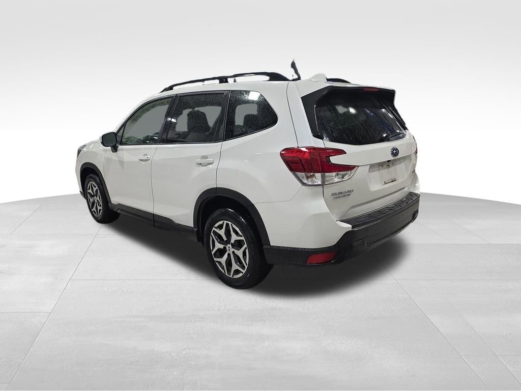 Used 2019 Subaru Forester Premium w/ All-Weather Package AWD/4WD image 6