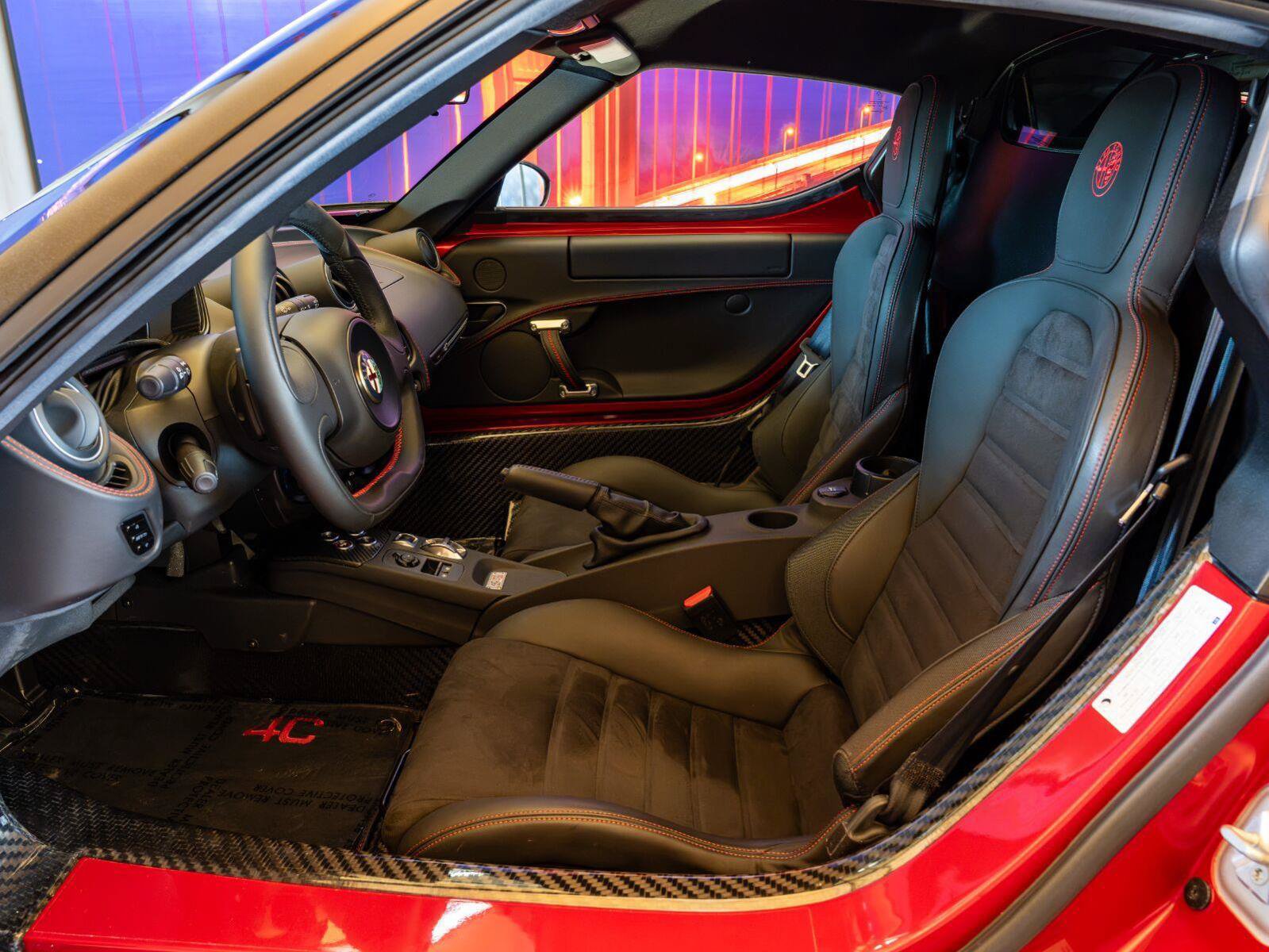 Used 2015 Alfa Romeo 4C Launch Edition w/ Convenience Group RWD image 10