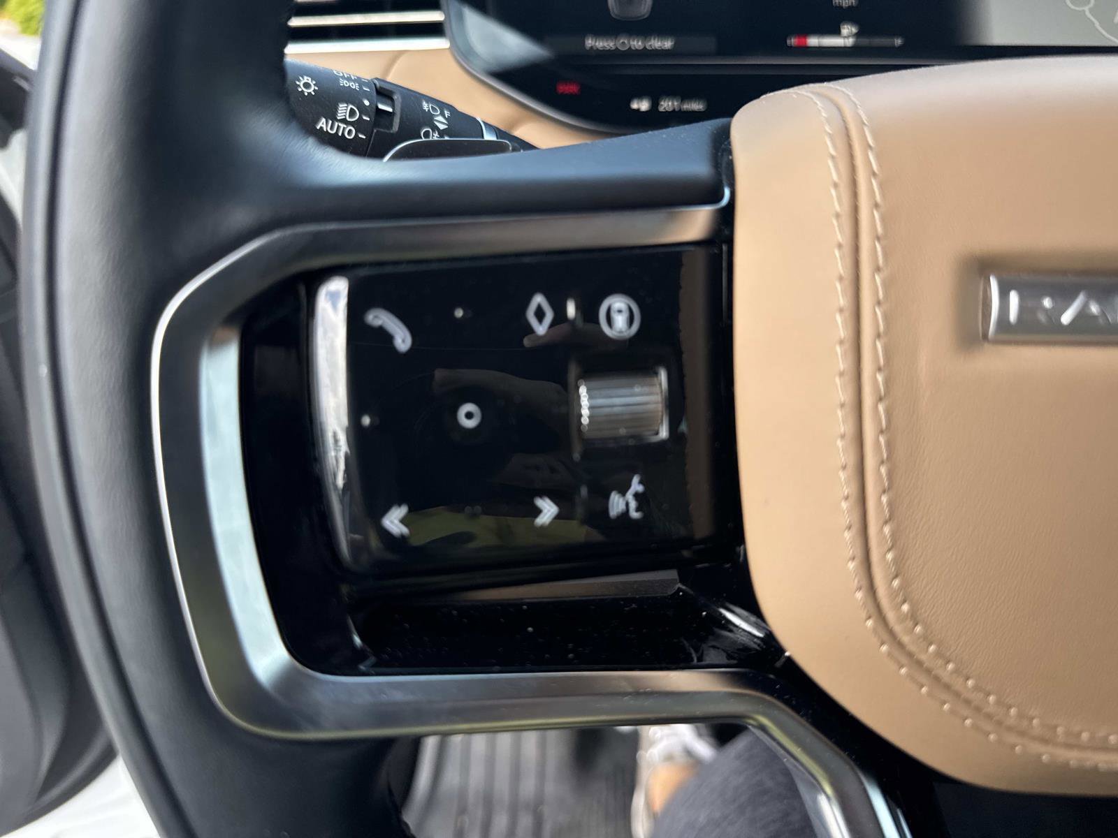 Used 2024 Land Rover Range Rover Sport SE image 29