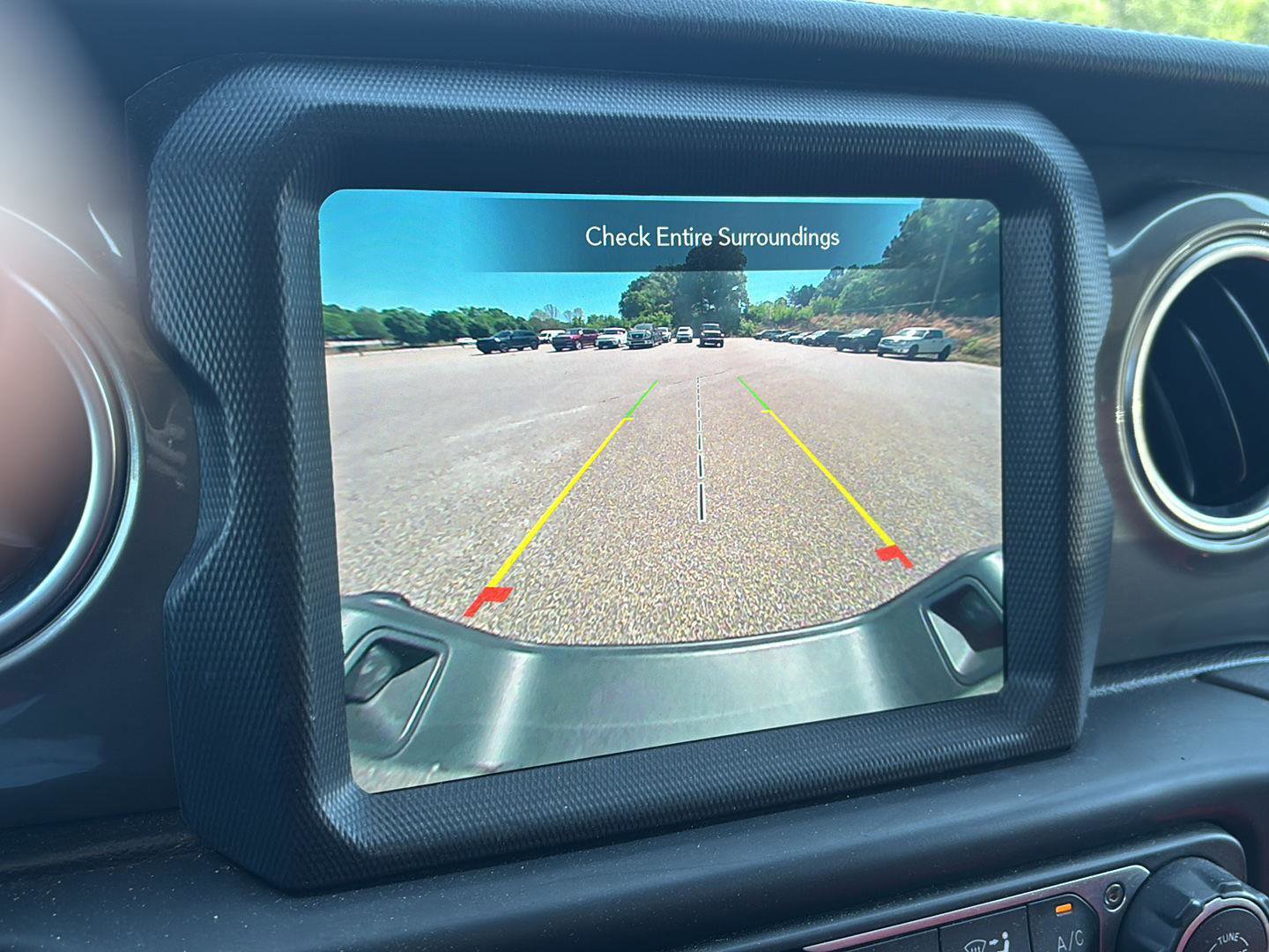 Used 2023 Jeep Gladiator Overland AWD/4WD image 12