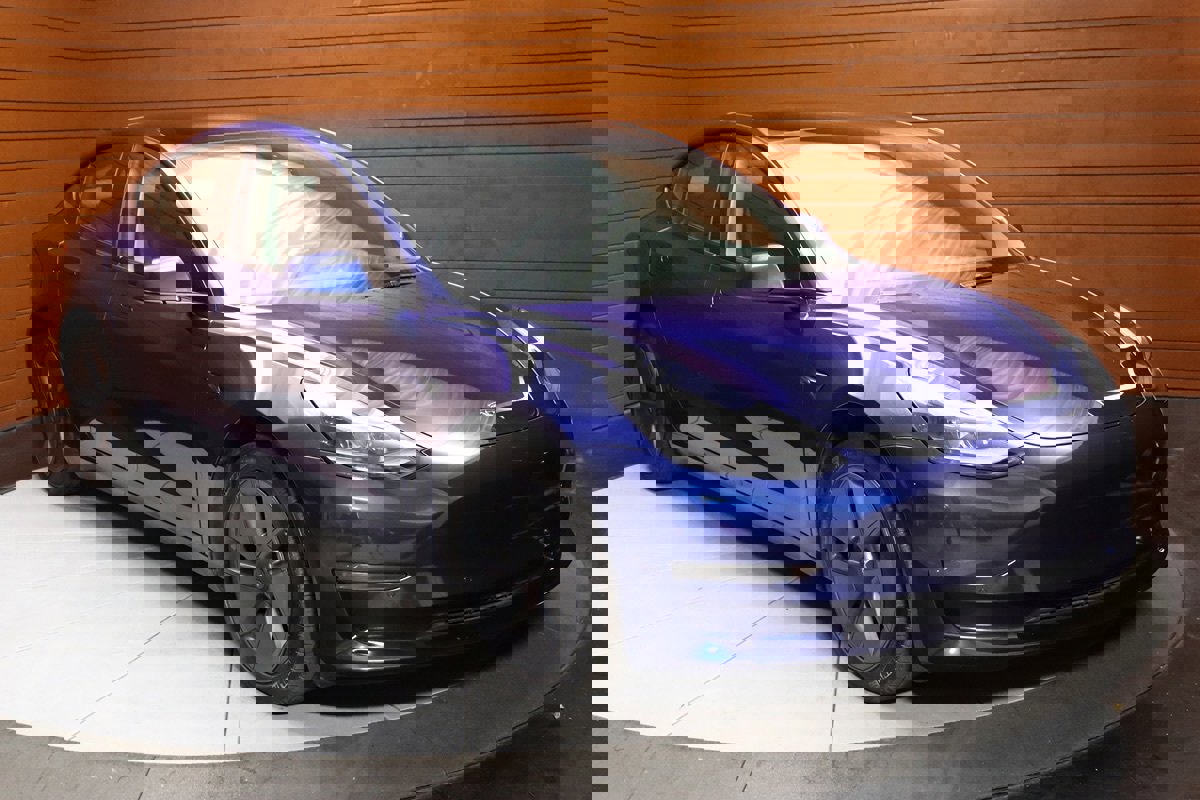 Used 2023 Tesla Model 3 Standard Range image 15