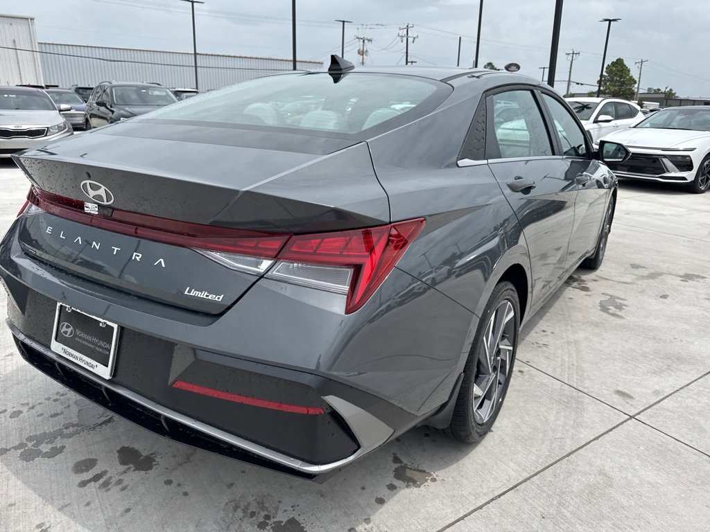 New 2025 Hyundai Elantra Limited image 5