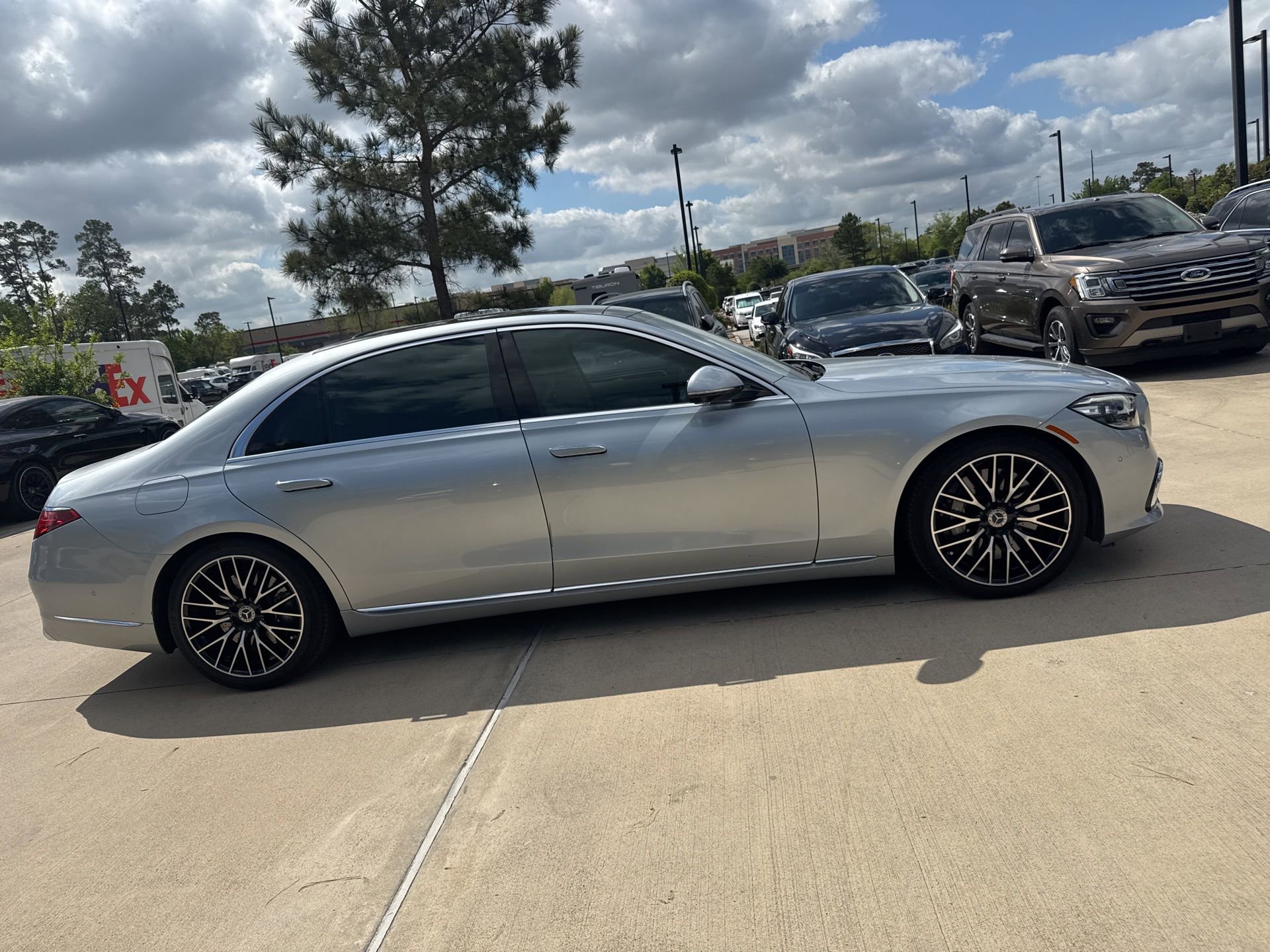 Used 2022 Mercedes-Benz S 580 4MATIC Sedan image 3