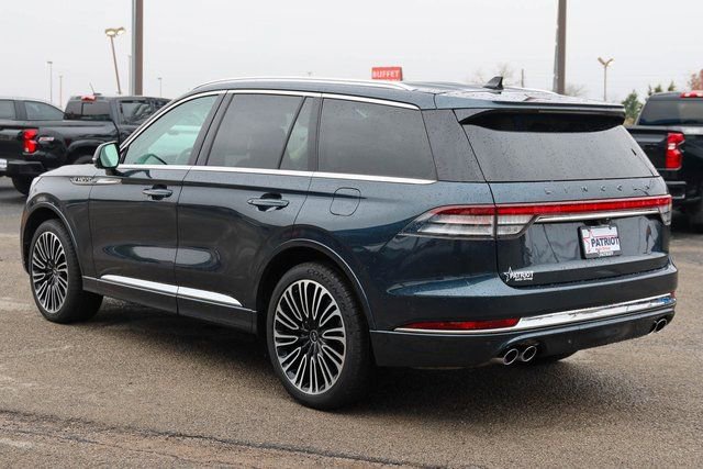 Used 2023 Lincoln Aviator Black Label w/ Class IV Trailer Tow Package image 5