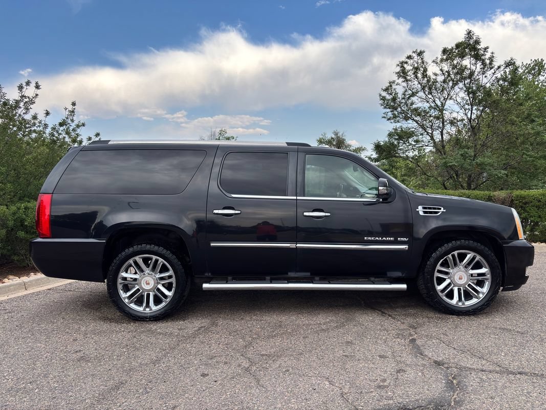 Used 2013 Cadillac Escalade ESV Platinum AWD/4WD image 10