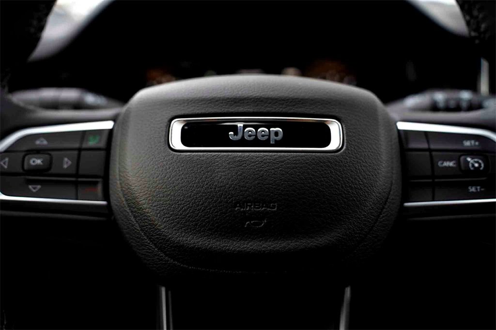 New 2026 Jeep Compass Latitude image 12
