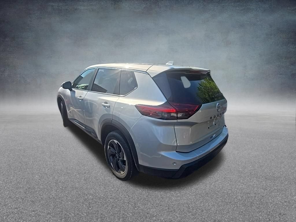 Used 2025 Nissan Rogue SV FWD image 4