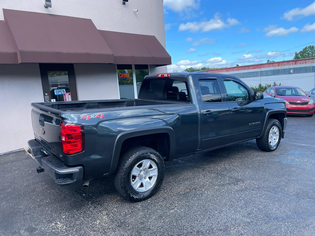 Used 2019 Chevrolet Silverado 1500 LT AWD/4WD image 6
