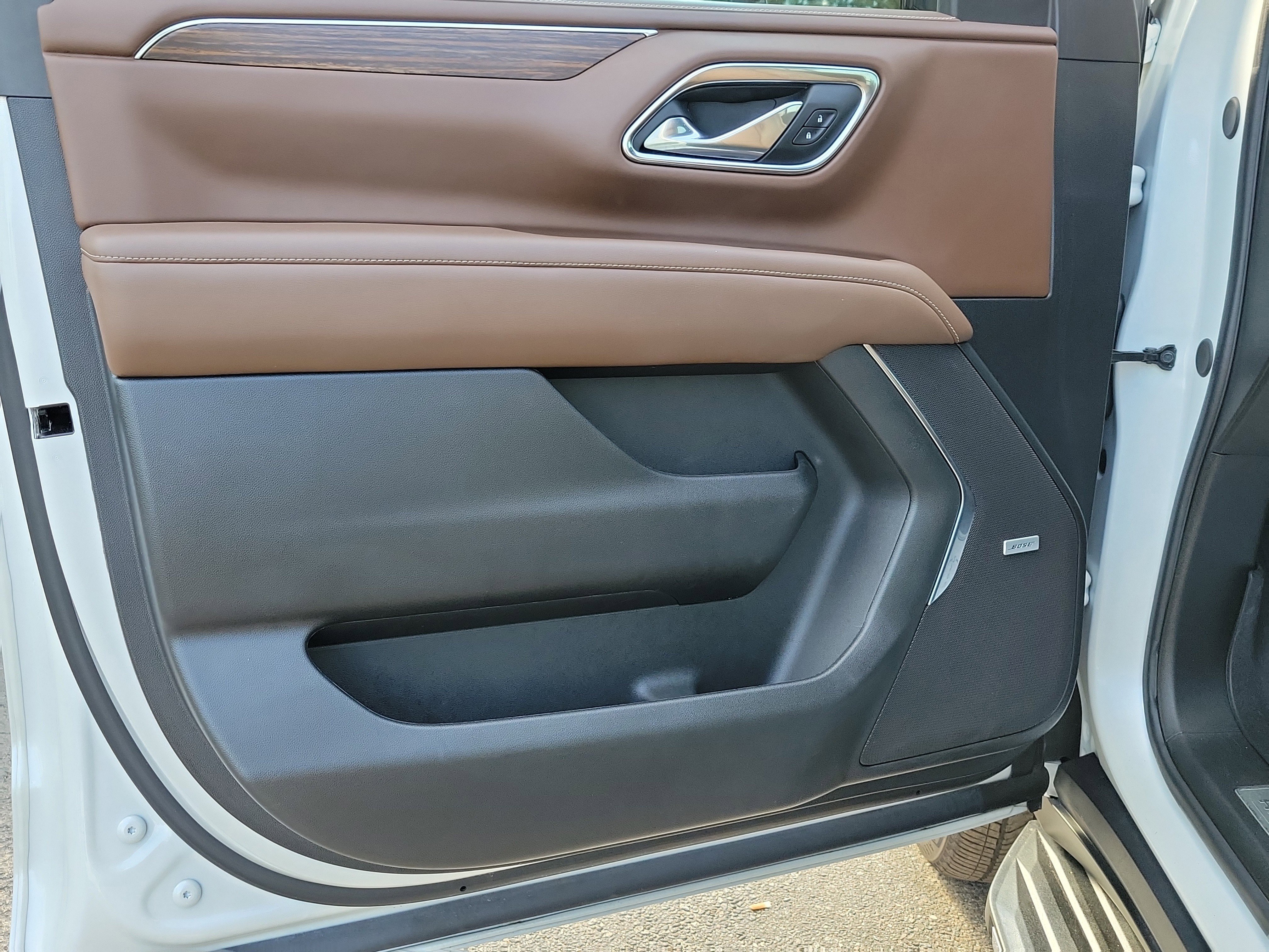 Used 2024 Chevrolet Tahoe High Country RWD image 16