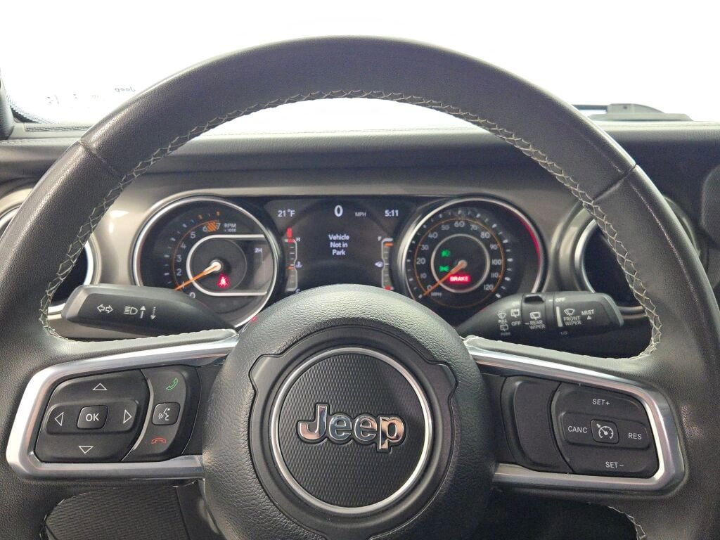 Used 2023 Jeep Wrangler Sahara image 29