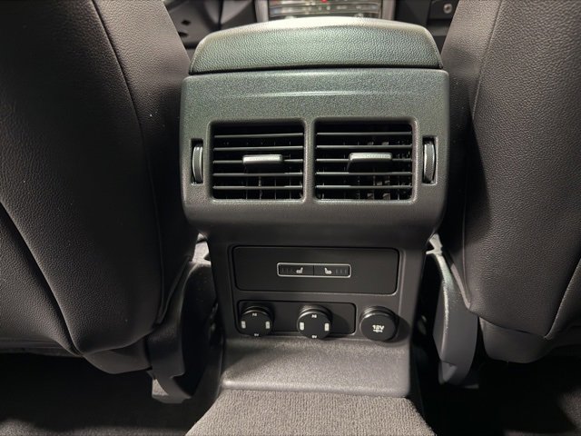 Used 2019 Jaguar F-PACE Premium image 14