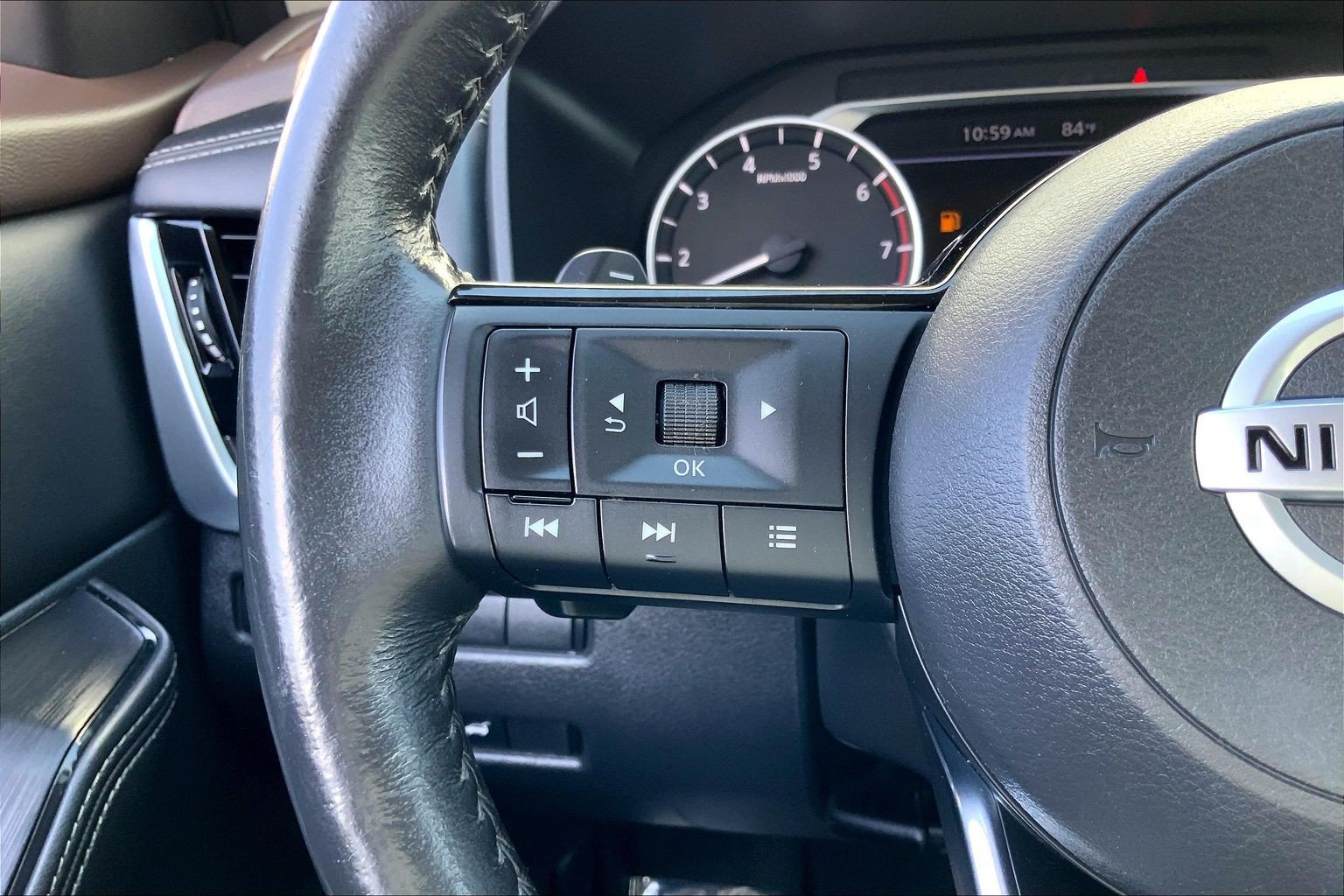 Used 2021 Nissan Rogue SL AWD/4WD image 23