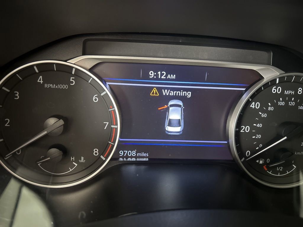Used 2024 Nissan Altima 2.5 SR w/ SR Premium Package FWD image 3