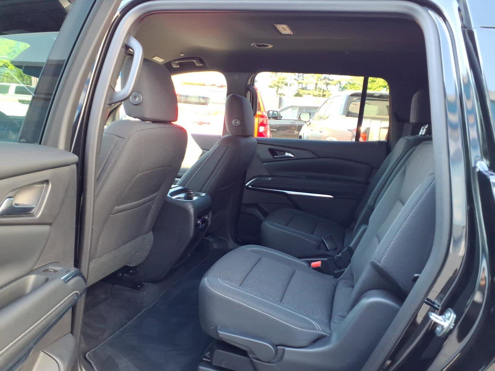 Used 2026 Chevrolet Traverse LT AWD/4WD image 17
