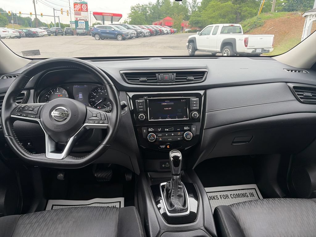 Used 2018 Nissan Rogue SV AWD/4WD image 13