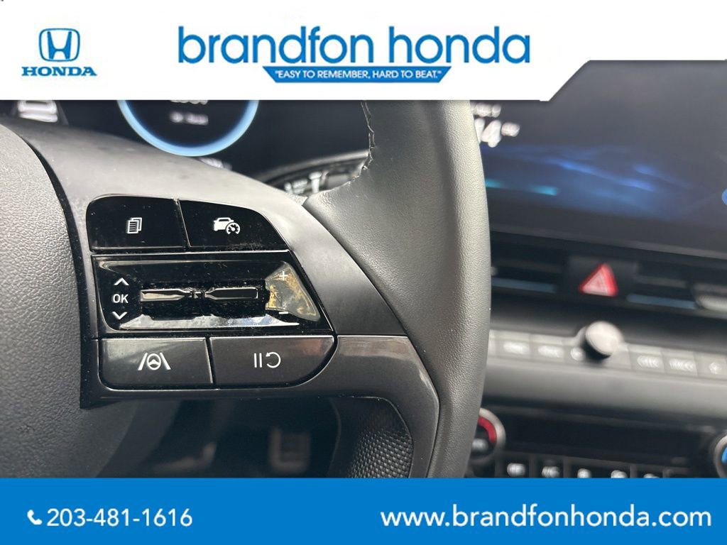 Used 2025 Hyundai Elantra SEL image 15