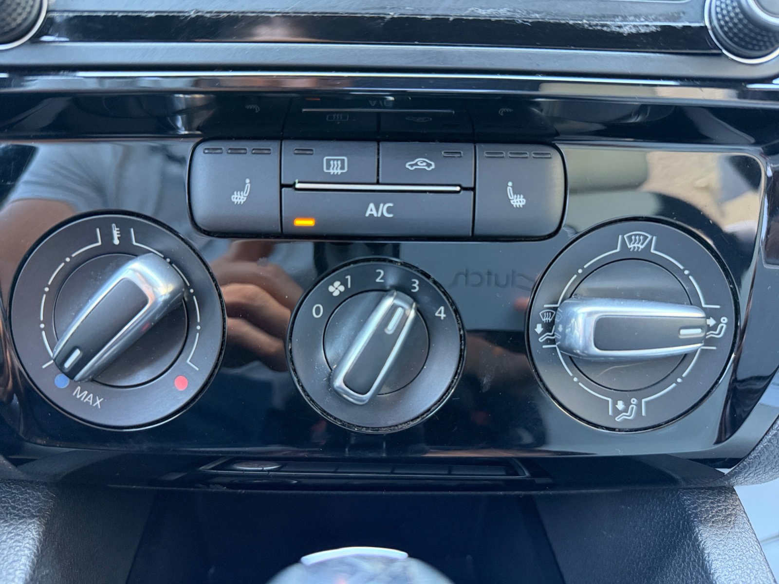 Used 2016 Volkswagen Jetta Sport image 11