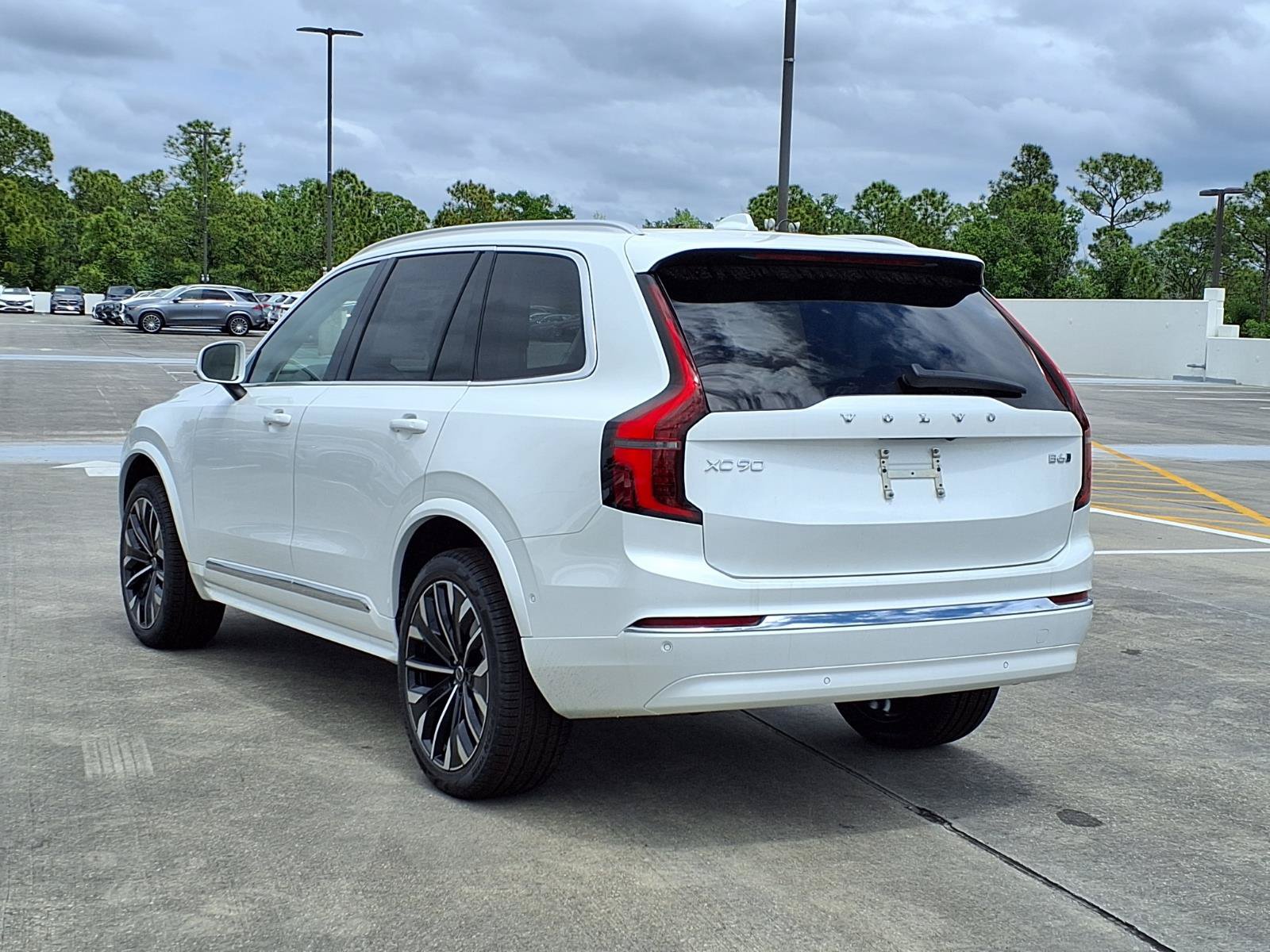 New 2026 Volvo XC90 B6 Ultra w/ Protection Package AWD/4WD image 5