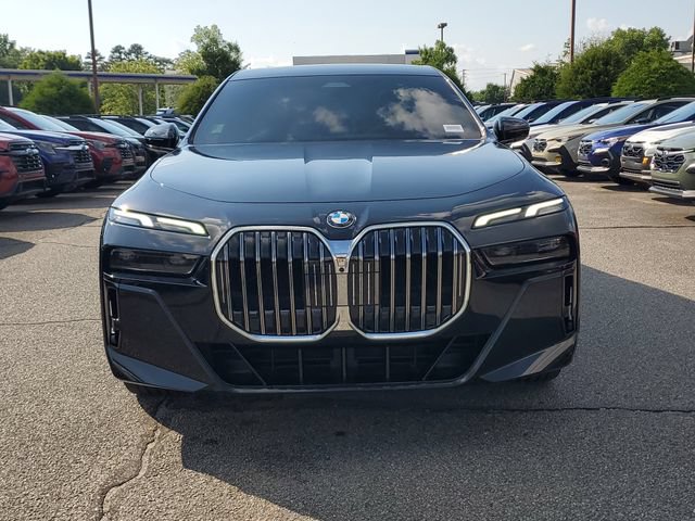 Used 2023 BMW 740i w/ Parking Assistance Package RWD video 2