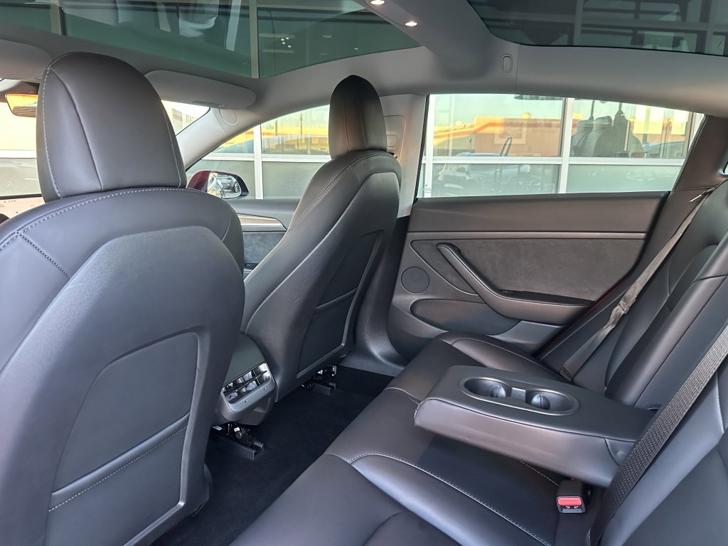 Used 2023 Tesla Model 3 Standard Range image 32