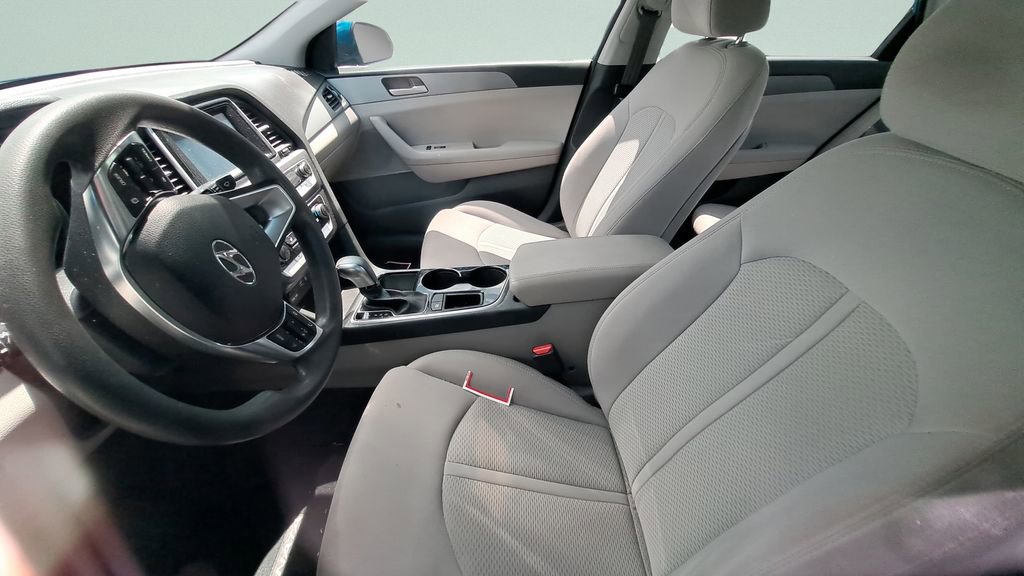 Used 2018 Hyundai Sonata SE w/ Cargo Package image 6