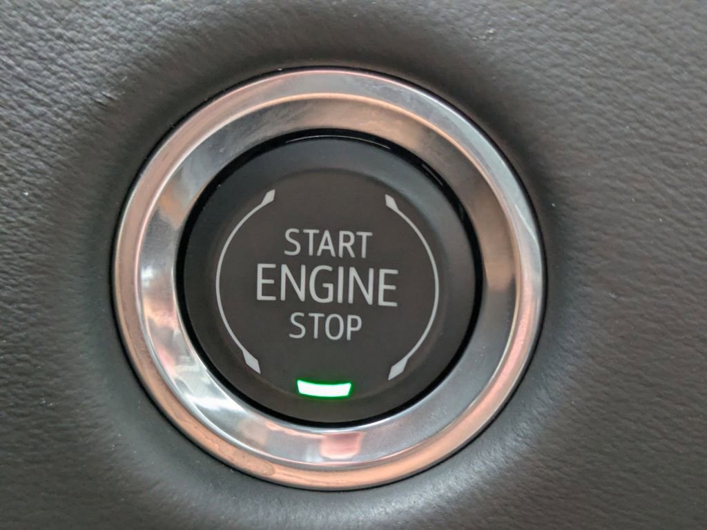 Certified 2025 Cadillac Escalade Premium Luxury Platinum w/ LPO, Radiant Package RWD image 33