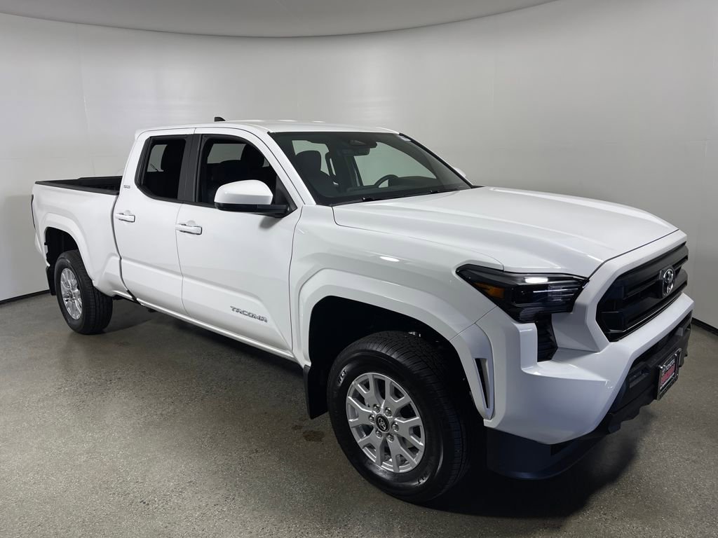 New 2025 Toyota Tacoma SR5