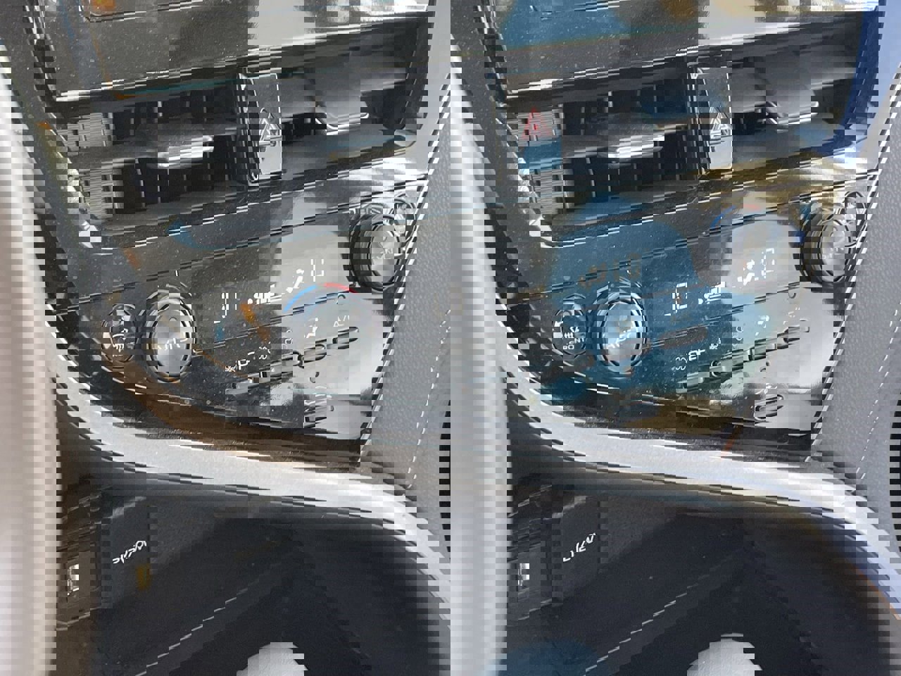 Used 2024 Toyota Camry SE image 7