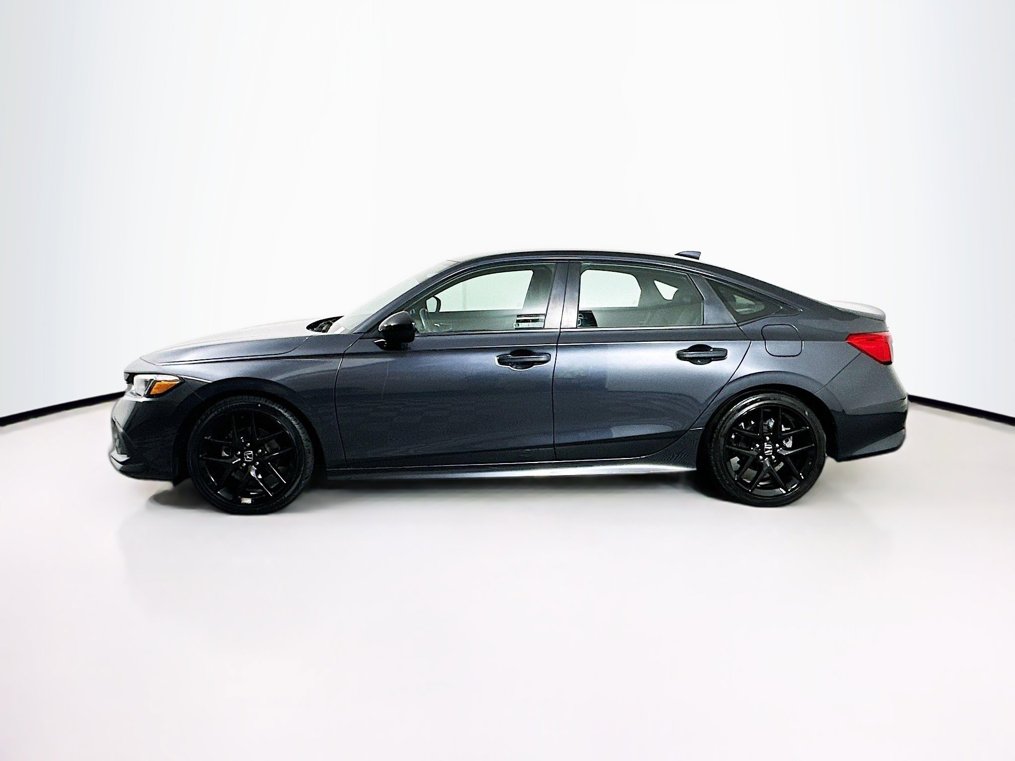Used 2023 Honda Civic Sport image 4